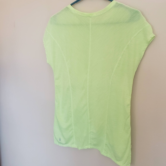 Lululemon Retreat Tee Clear Mint Size 6 Neon - Picture 4 of 7